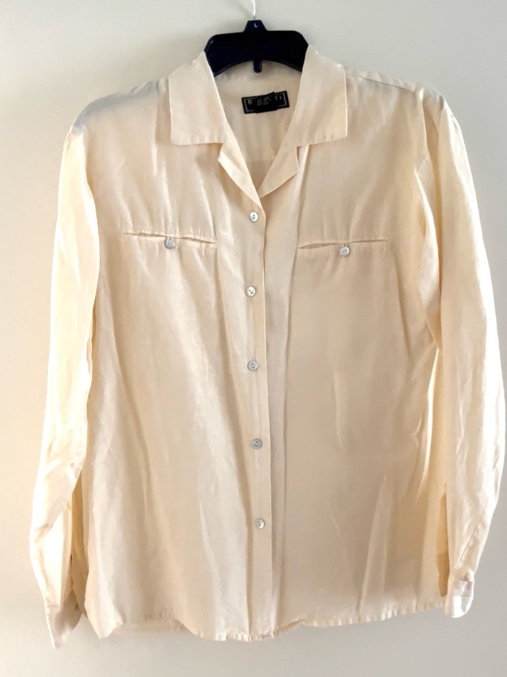 Signature cream Button-Up Blouse